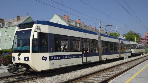 Bombardier TW400 tram, source: Wikipedia