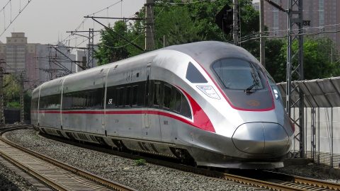 CR400AF high-speed train, source: Wikipedia