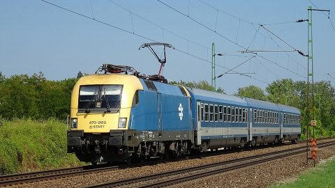 MAV InterCity train, source: Wikipedia
