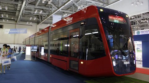 Hyundai Rotem catenary-free tram, source: Wikipedia