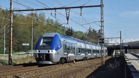 SNCF TER train in Rhone-Alpes region, source: Wikipedia
