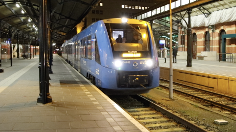 Coradia iLint hydrogen train at Groningen station