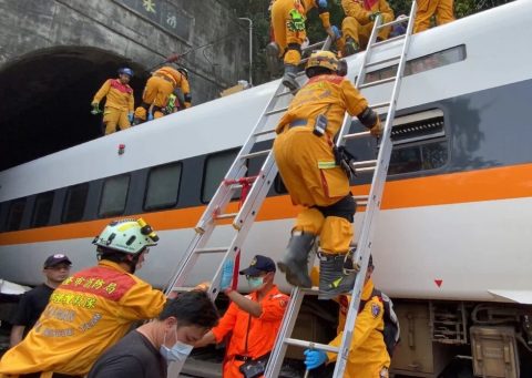 Train derailment Taiwan, Image: EPA/Keelung City Fire Department