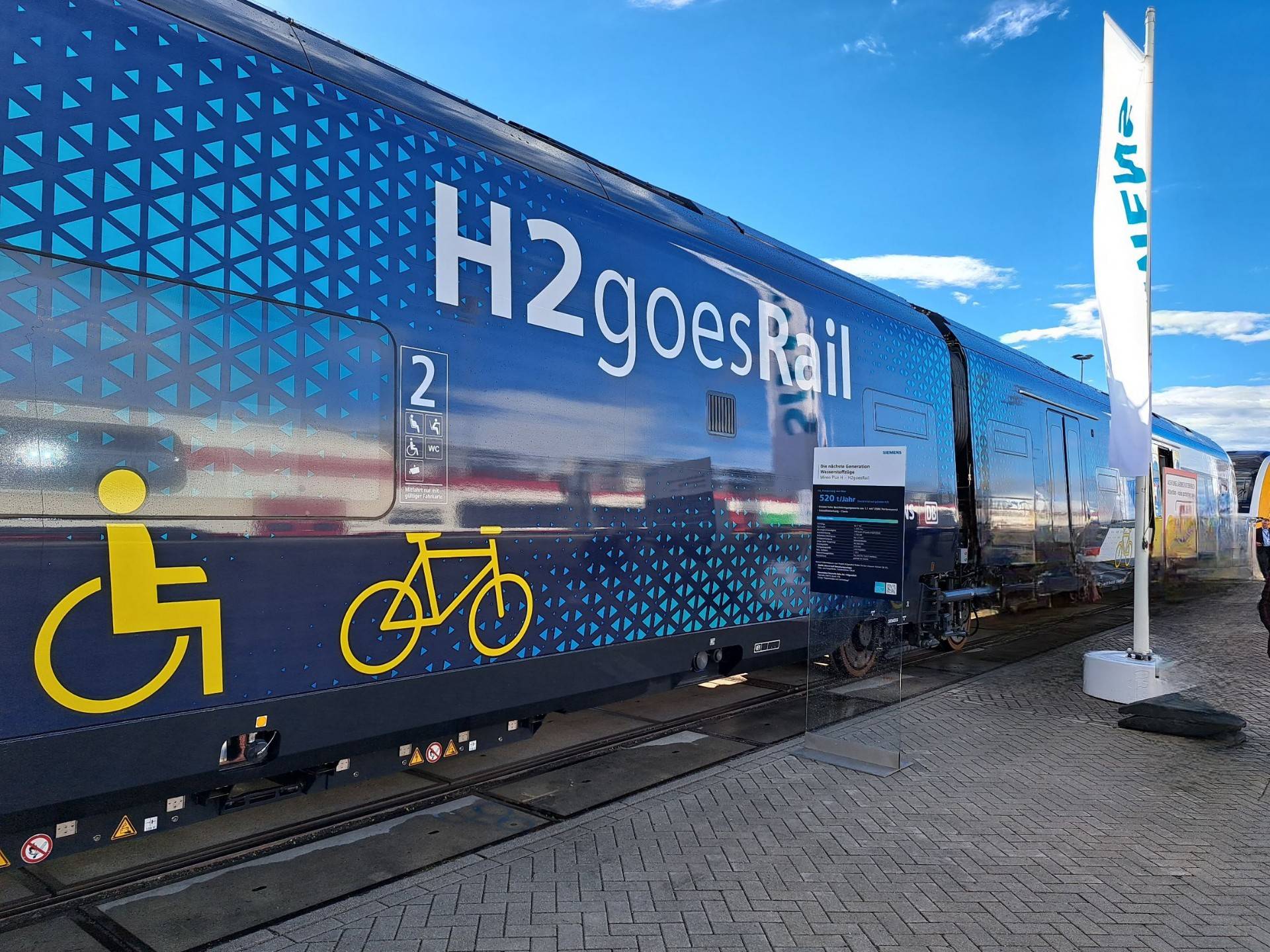 H2goesRail train by Siemens at Innotrans 2022