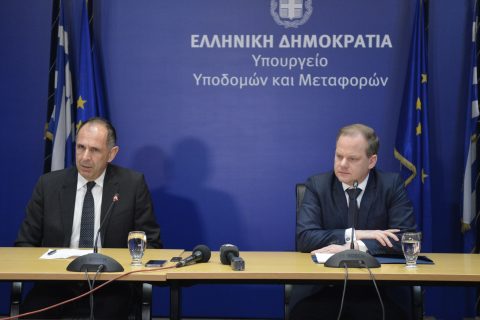 The Minister of State Giorgos Gerapetritis and the outgoing Minister of Infrastructure and Transport Kostas Karamanlis in a meeting at the ministry follow the accident