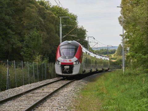 the first French hybrid train by Alstom