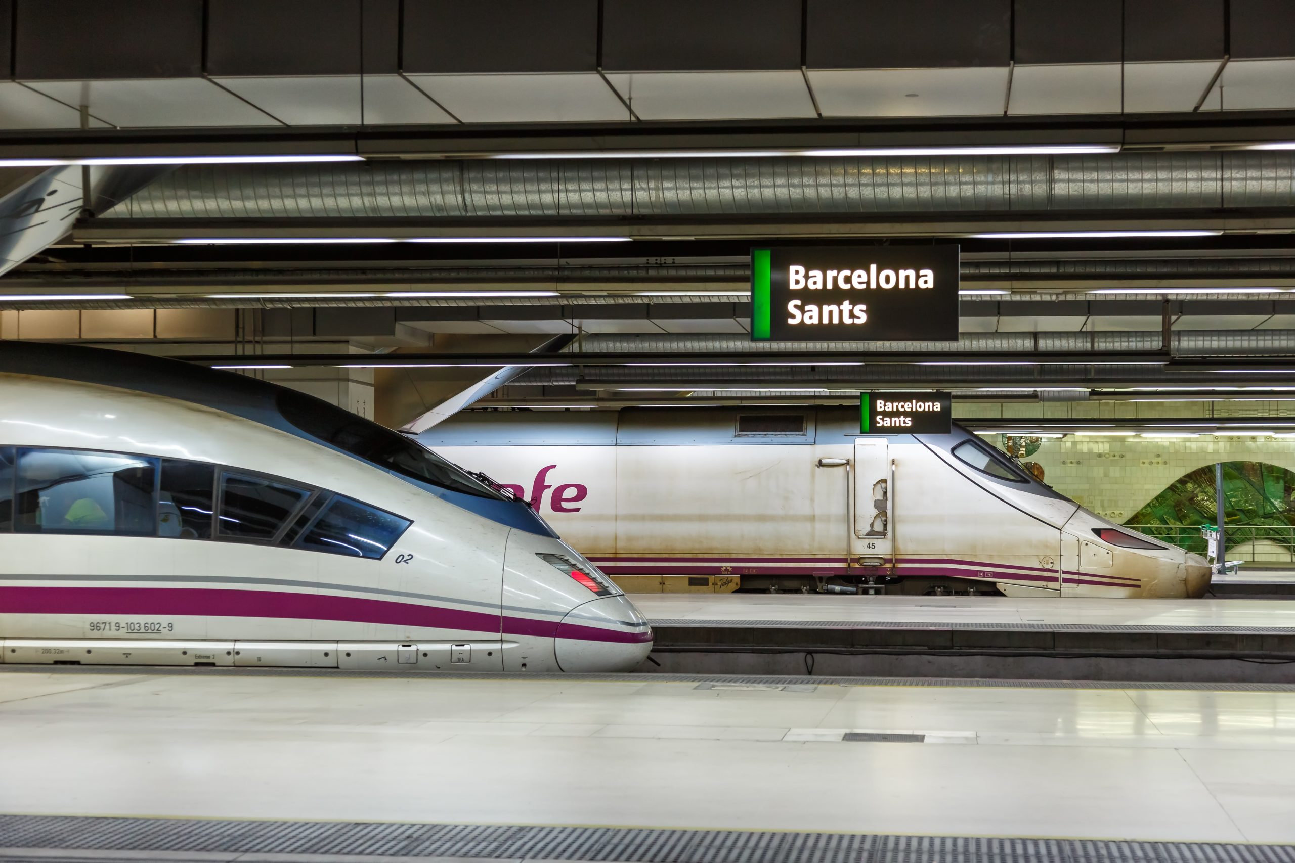 Renfe train in Barcelona (Photo: Shutterstock)