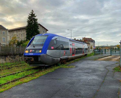 X73500 Nouvelle Aquitaine at Périgueux station (CC BY-SA 4.0 Clément.A-33)