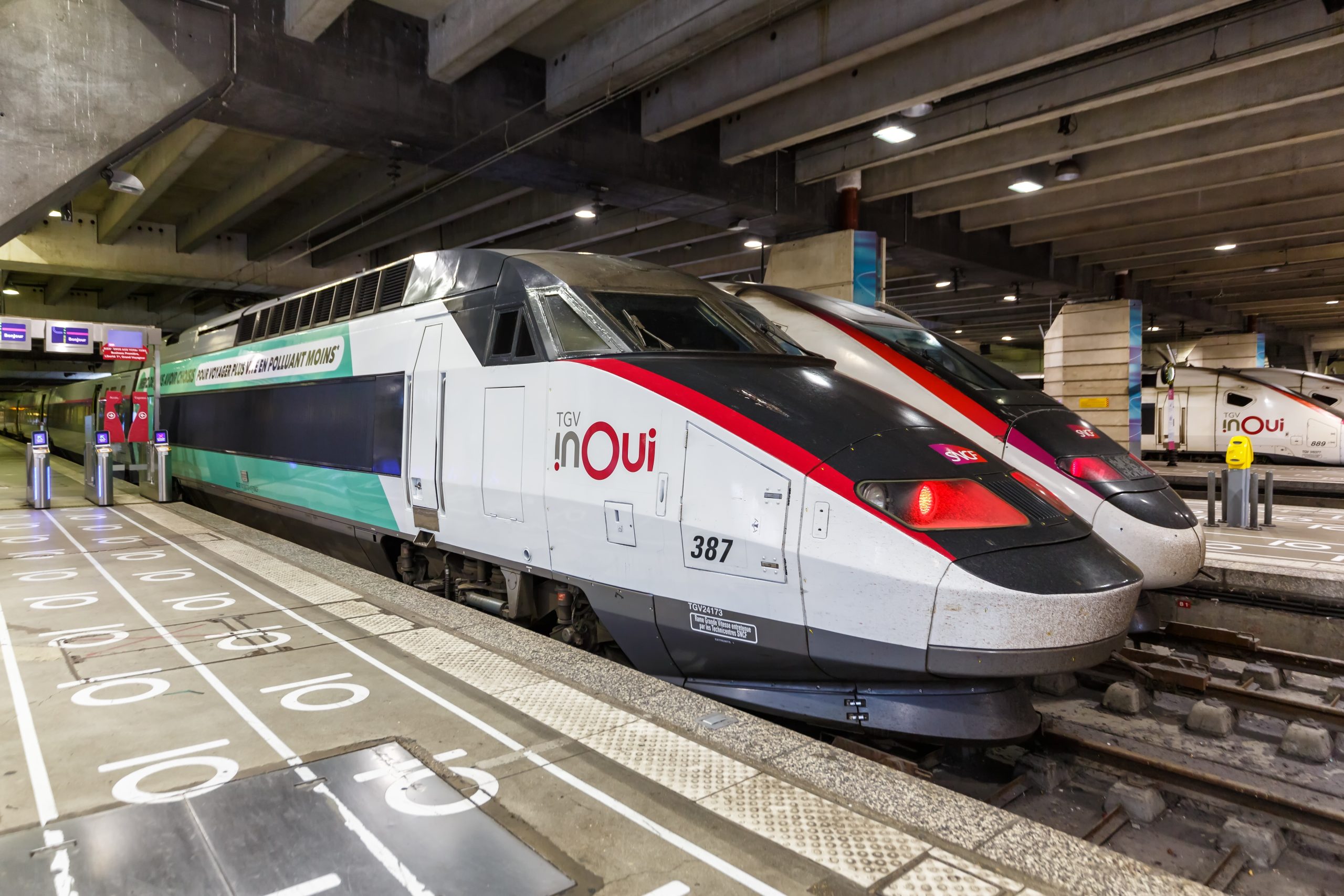 An SNCF TGV InOui in Paris (Shutterstock)