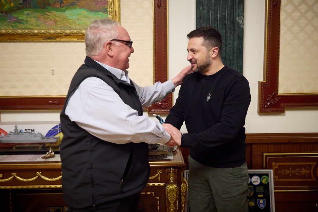 Howard Buffet and President Zelenskyy discussed humanitarian aid in April this year (image: Presidential Office Ukraine) 