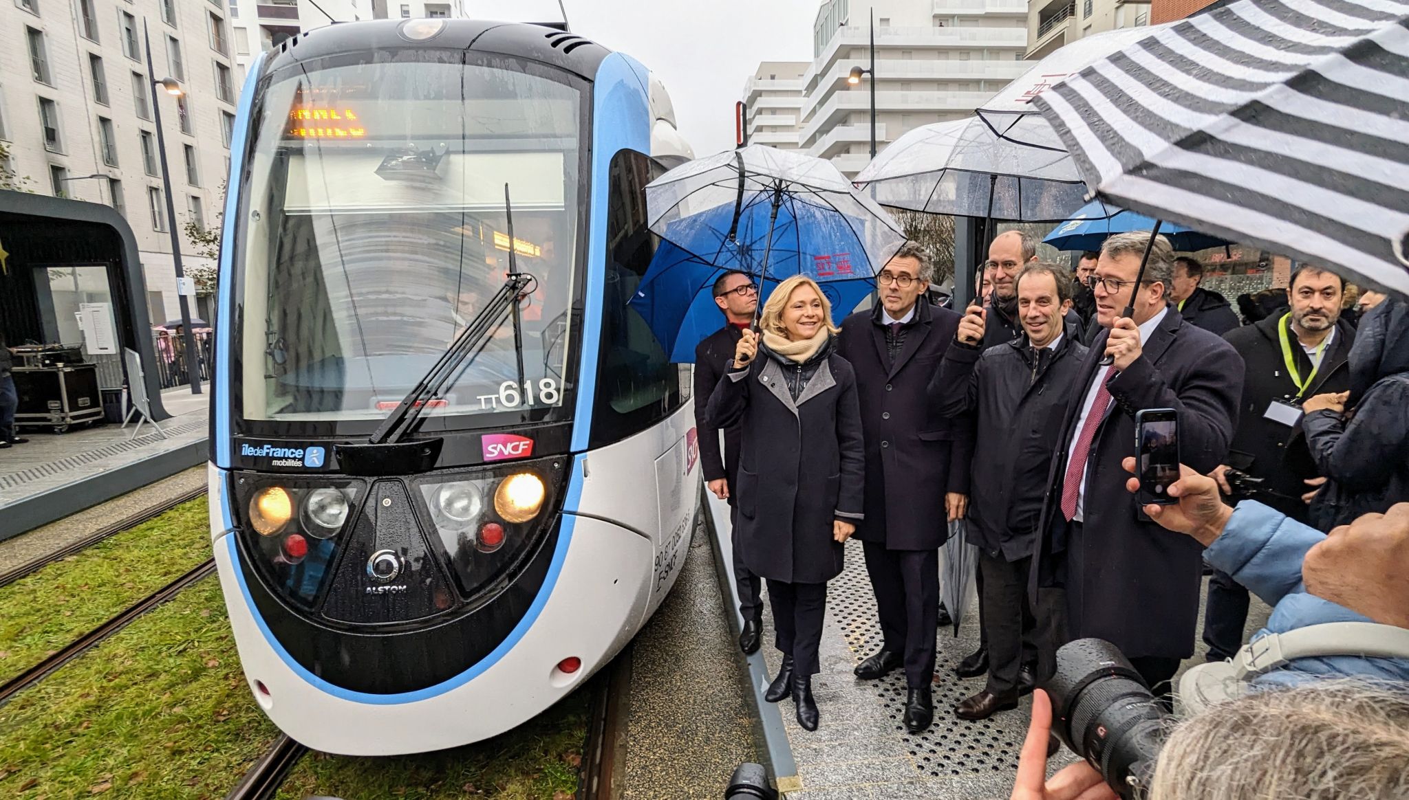 Inauguration of the T12 tram (Photo: Île-de-France Mobilités on LinkedIn)